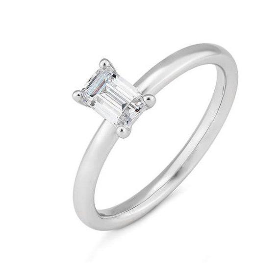 Verlobungsring mit einem Emerald - Cut Diamond 0,50 ct., Weißgold