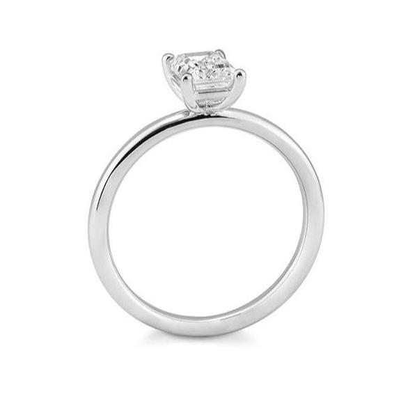 Verlobungsring mit einem Emerald - Cut Diamond 1,00 ct., Weißgold