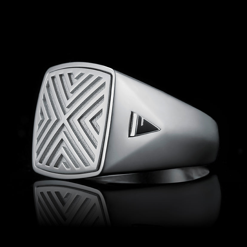 TYPAR x PYRAMIDS TAG Silber