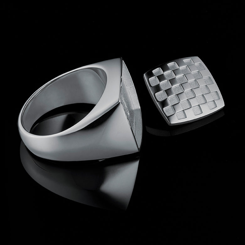 TYPAR x CHECKERED TAG Silber