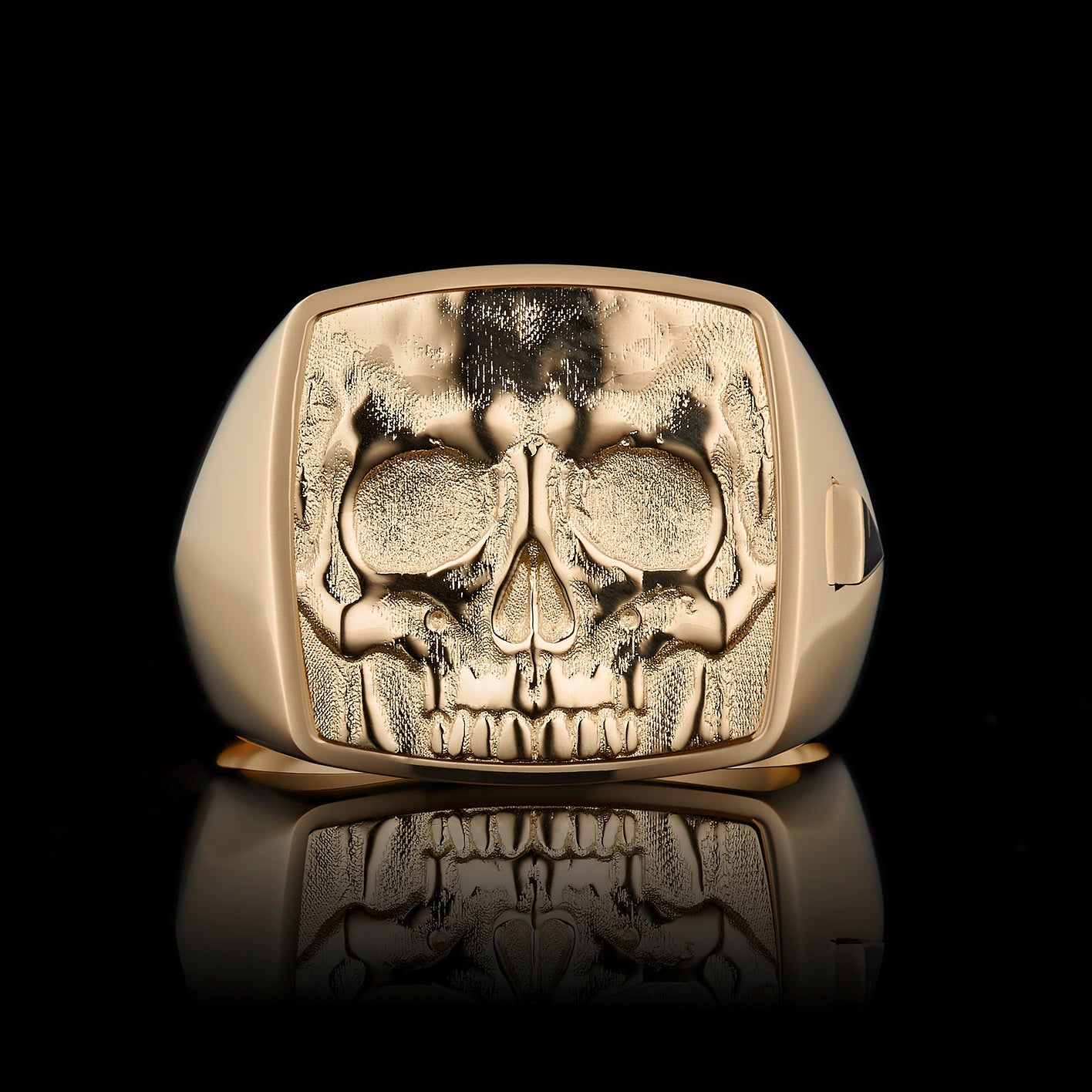 TYPAR x BIG SKULL TAG Gold