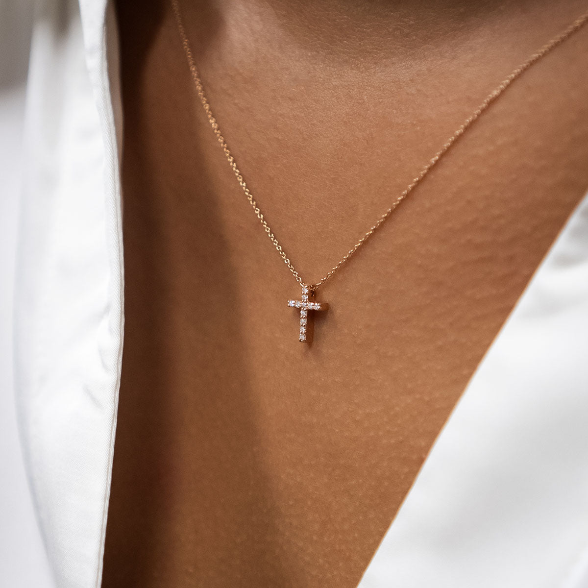 Collier "Kreuz S" aus 750 Rotgold mit Brillanten