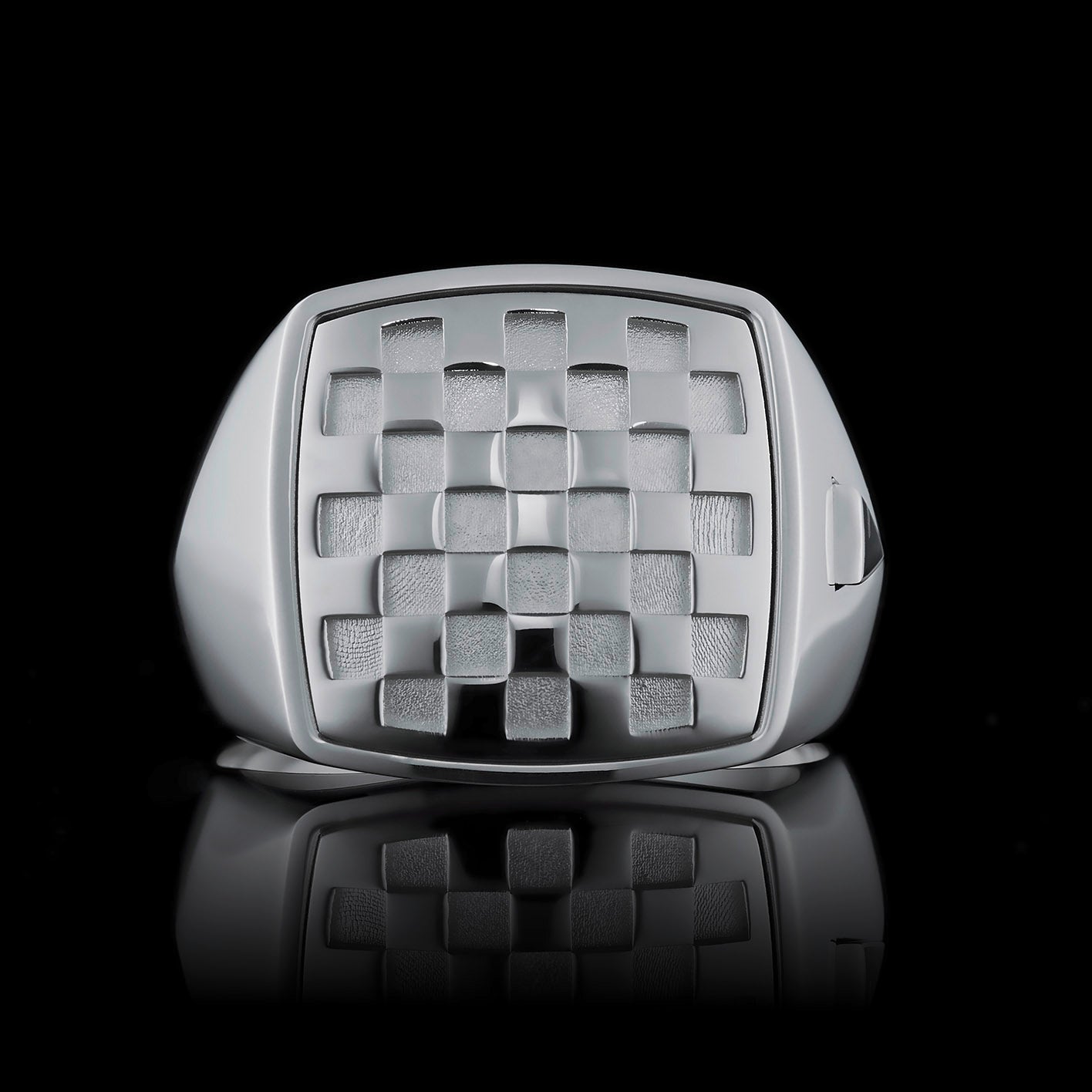 TYPAR x CHECKERED TAG Silber
