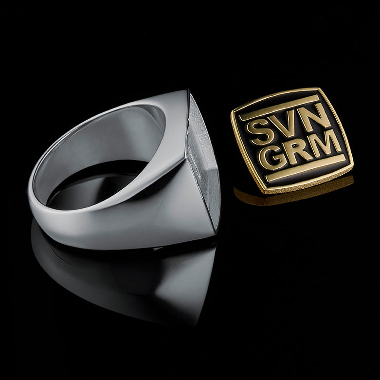 TYPAR Silber x SVNGRM TAG Gold